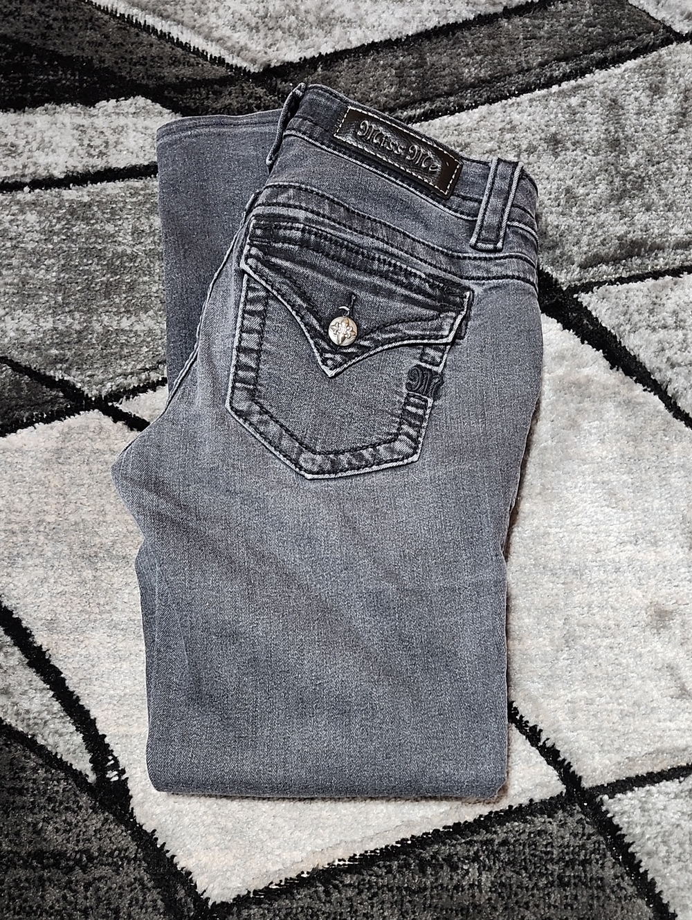 MISS ME BLACK EMBROIDERED FLAP-POCKETS MID-RISE ANKLE SKINNY DENIM JEAN